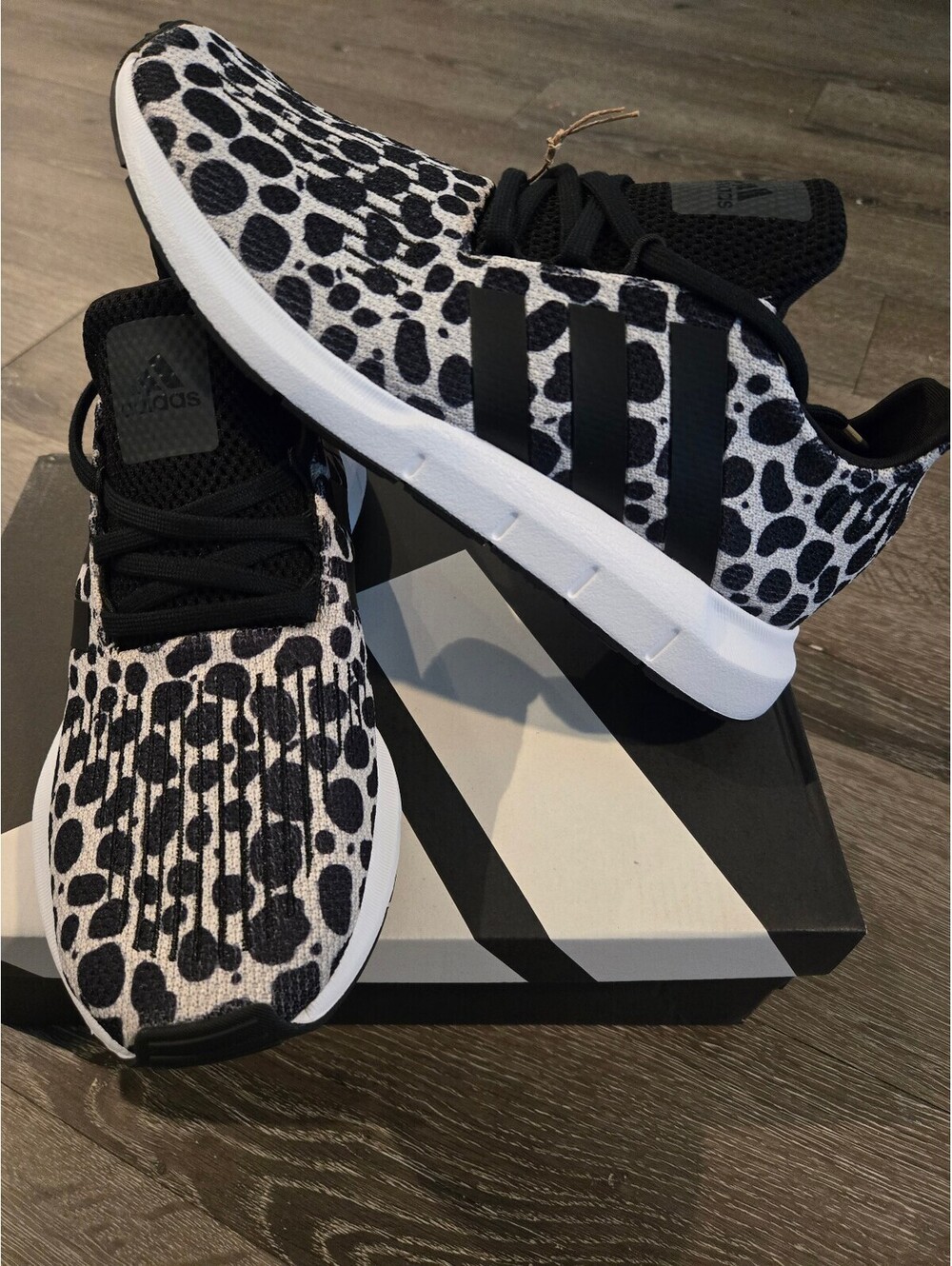 Adidas Swift Run 1.0 Leopard Print Core Black Women Size 8 JR0634 NIB